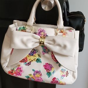 Betsey johnson purse